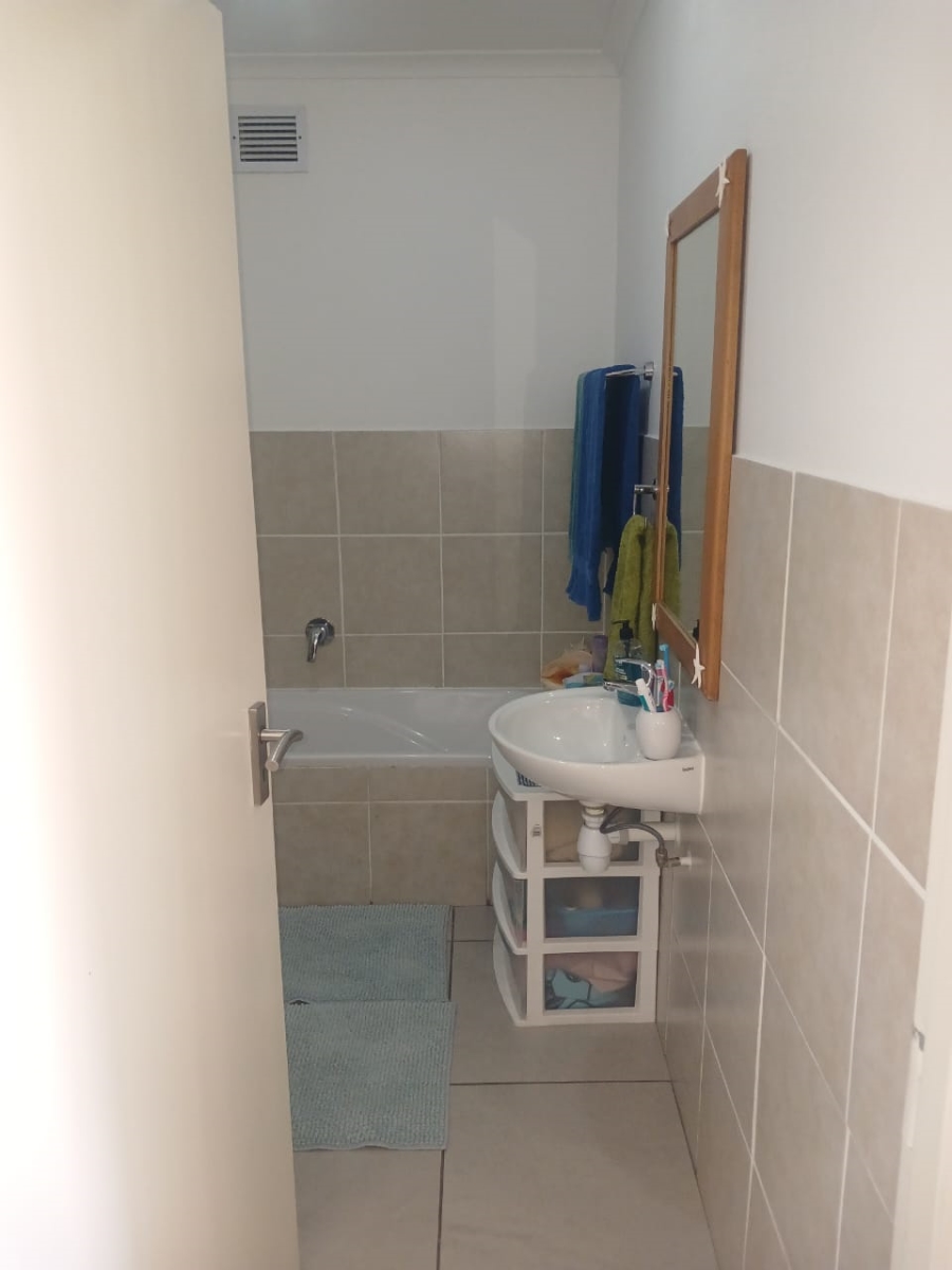 To Let 2 Bedroom Property for Rent in Beachfront Western Cape